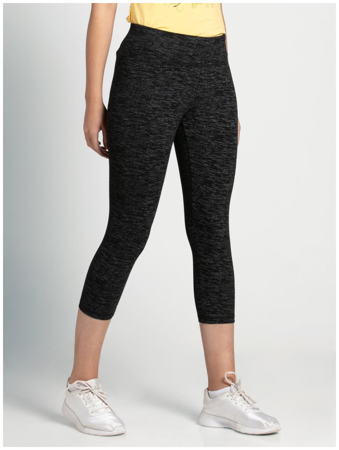 

Jockey Women Solid Regular capri - Black