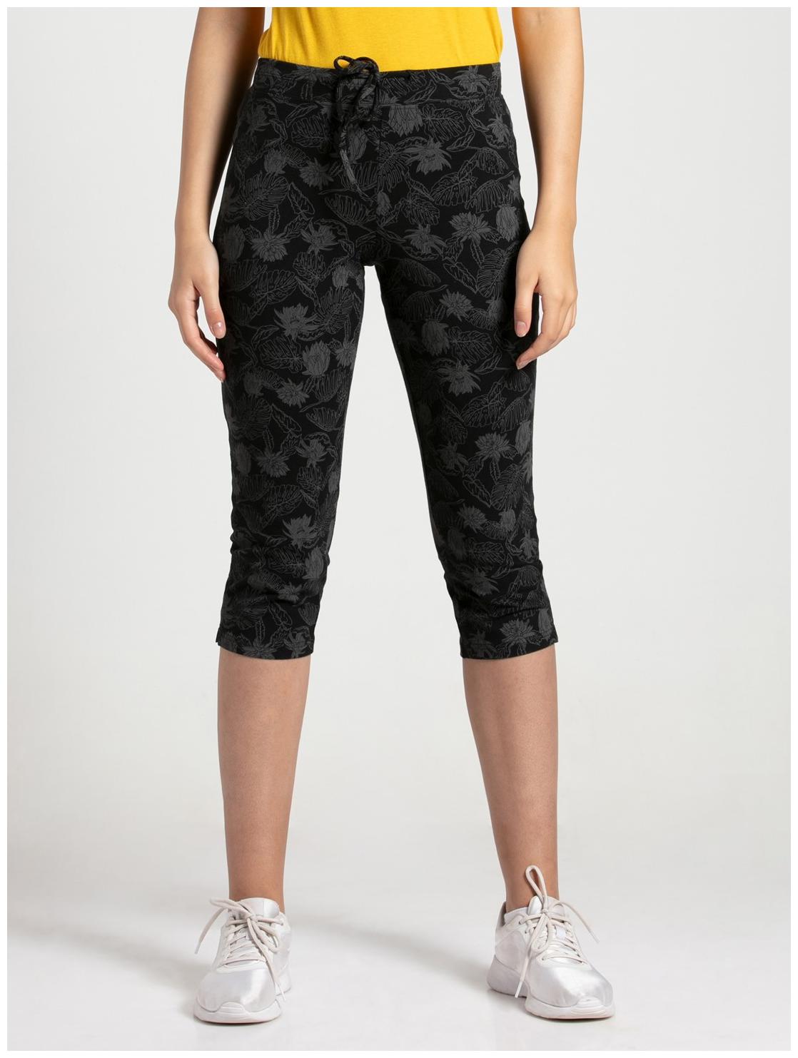 

Jockey Women Printed Regular capri - Black