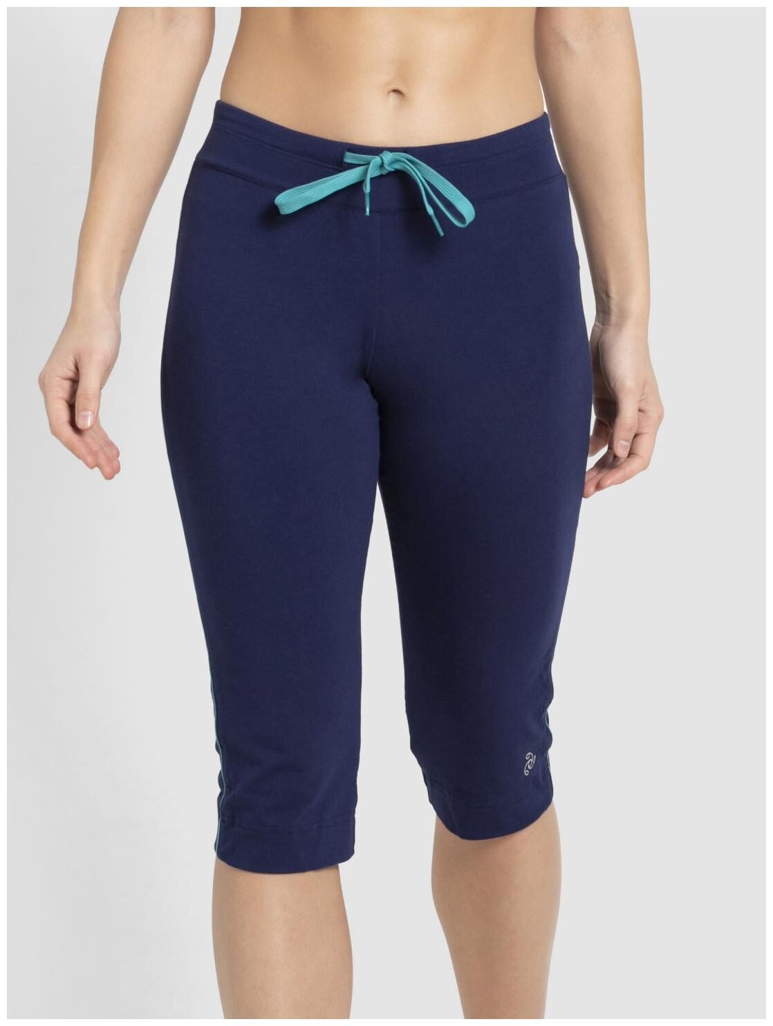 

Jockey Women Solid Regular capri - Blue