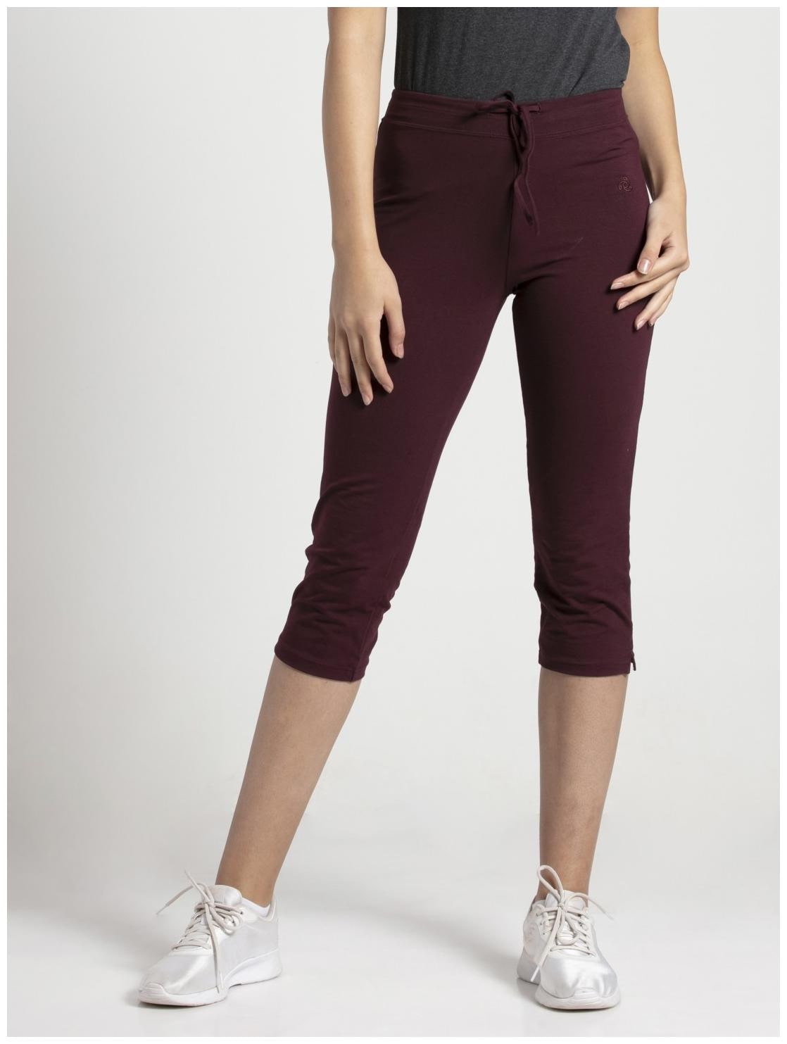 

Jockey Women Solid Regular capri - Purple