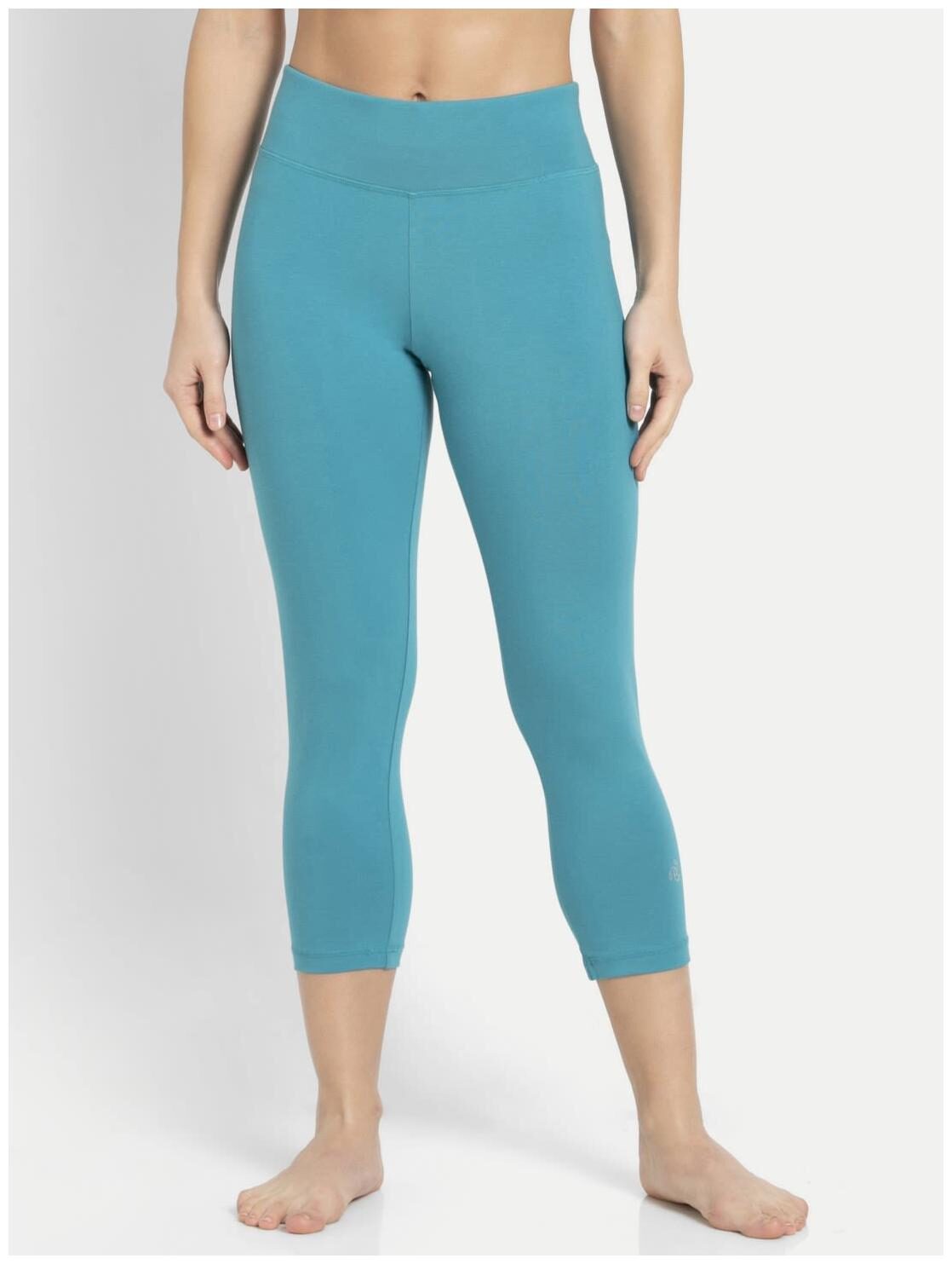 

Jockey Women Solid Regular capri - Blue