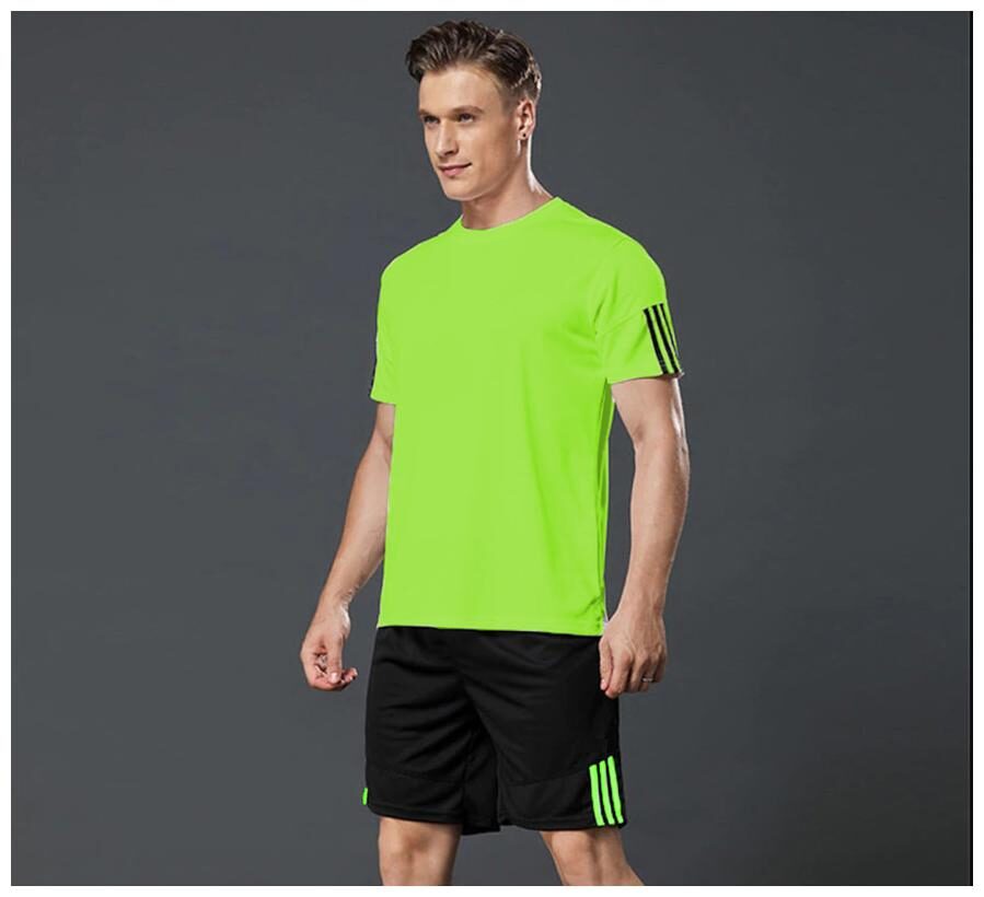 

JOGGERS PARK Men Green Solid Regular Fit Track Suit