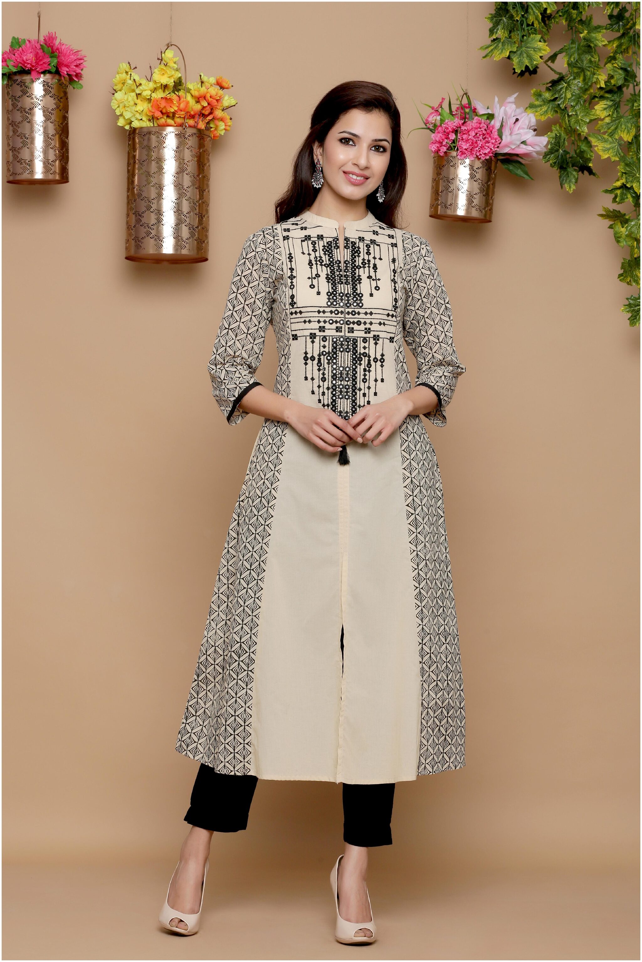 

Juniper Women Beige Embroidered Straight Kurta