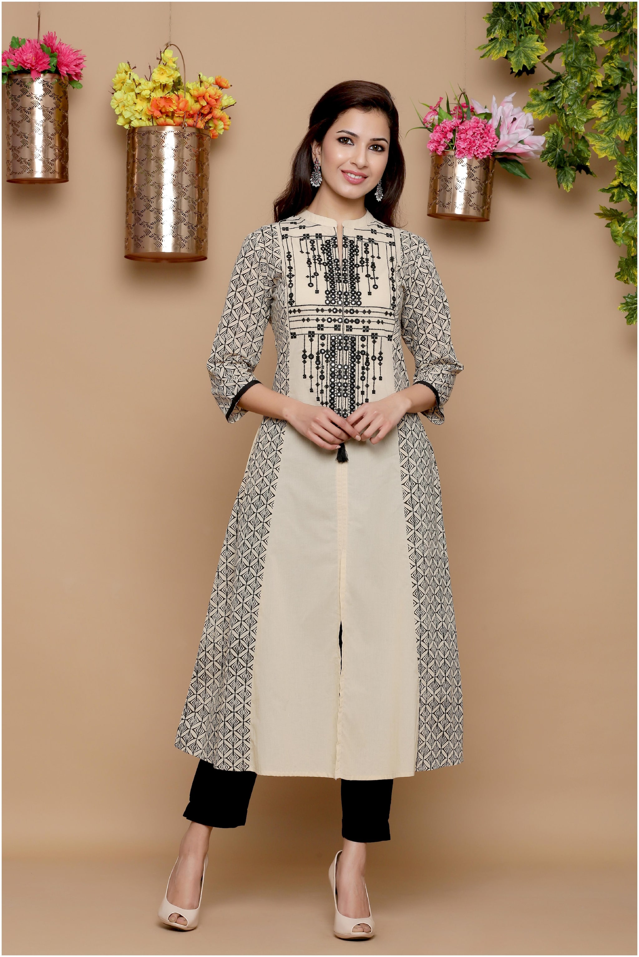 

Juniper Women Beige Embroidered Straight Kurta