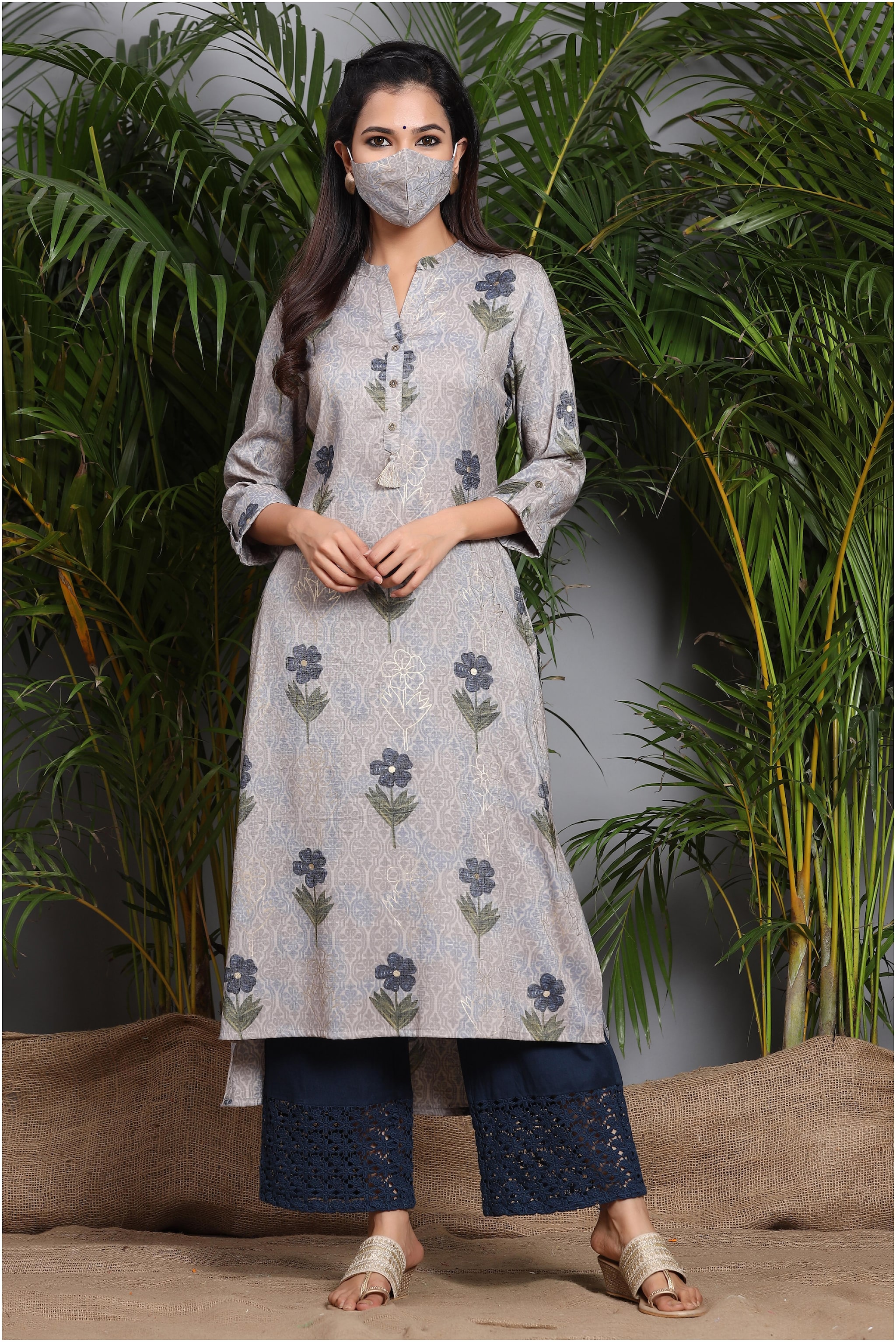 

Juniper Women Grey Floral Straight Kurta
