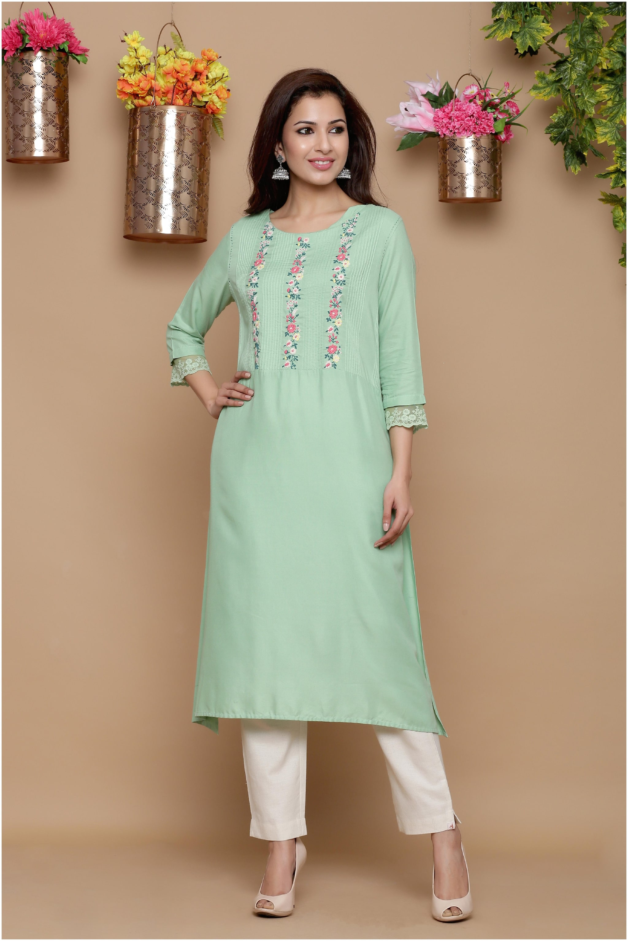 

Juniper Women Green Embroidered Straight Kurta