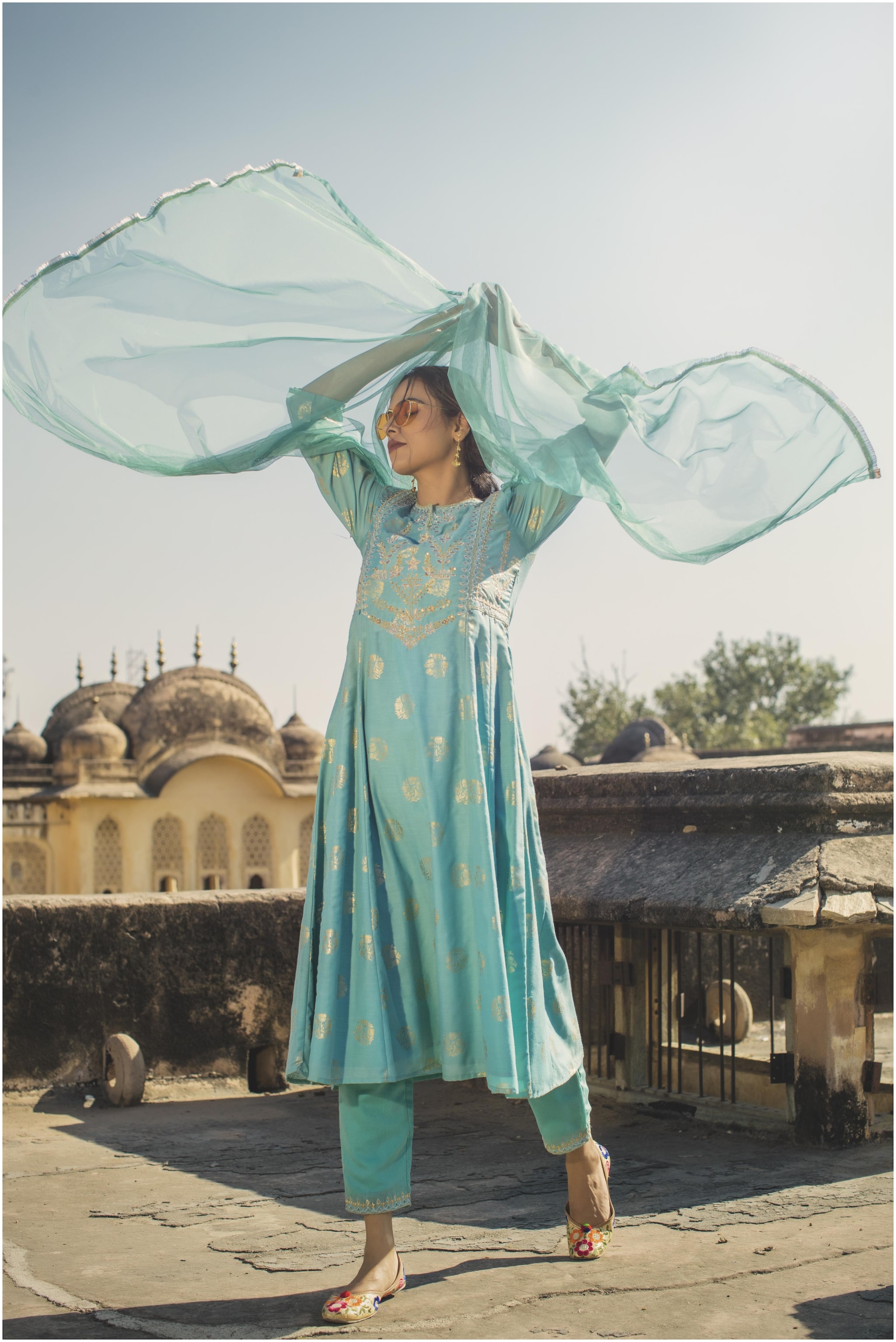 

Juniper Women Blended Kurta Pant Dupatta Set (Turquoise)