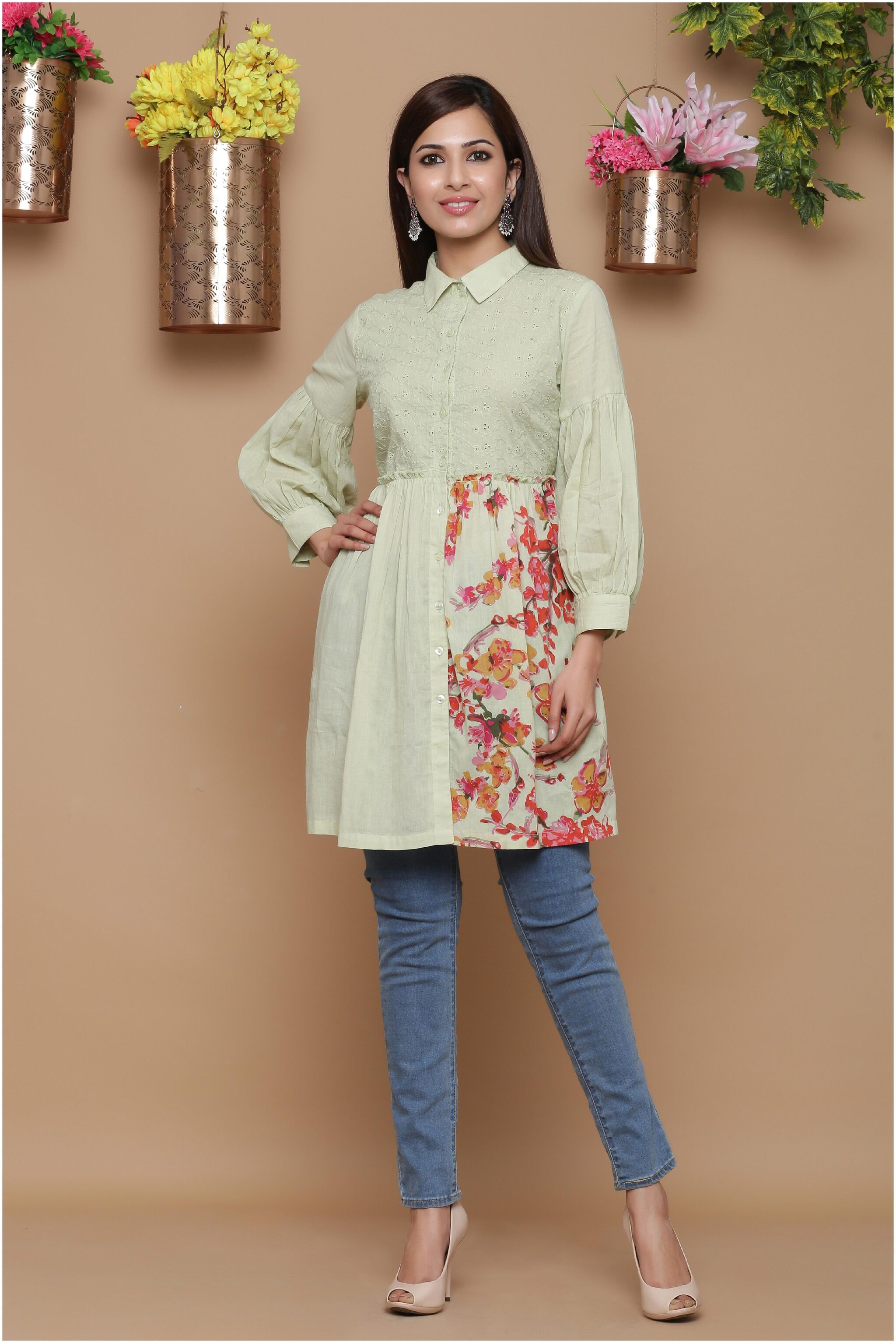 

Juniper Women Cambric Floral Regular Fit A Line Top (Green)