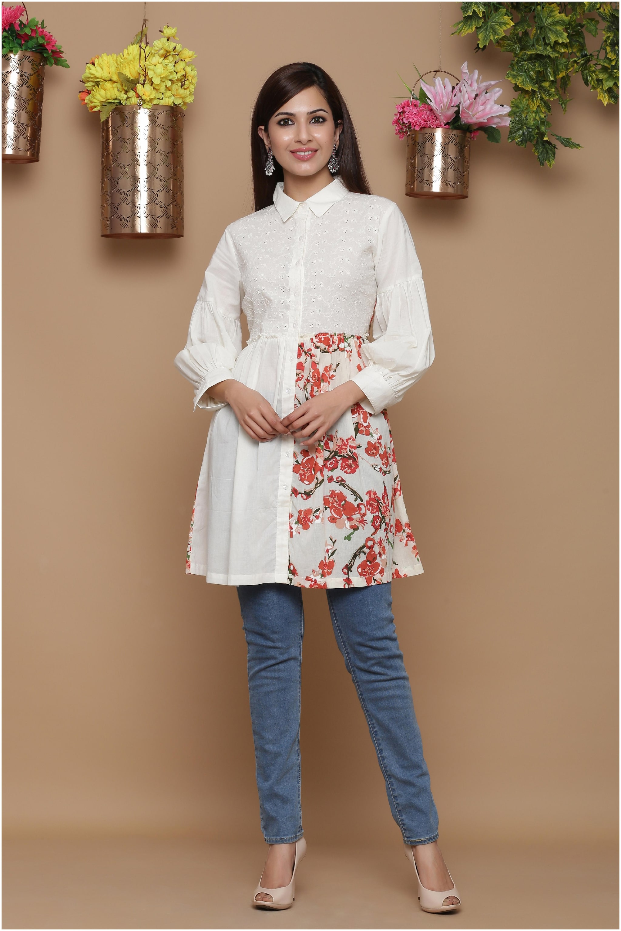

Juniper Women Cambric Floral Regular Fit A Line Top (White)
