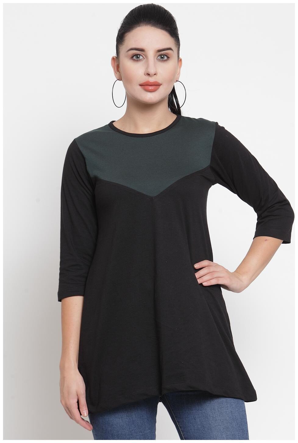 

Kalt Women Solid Regular tunic - Green Black