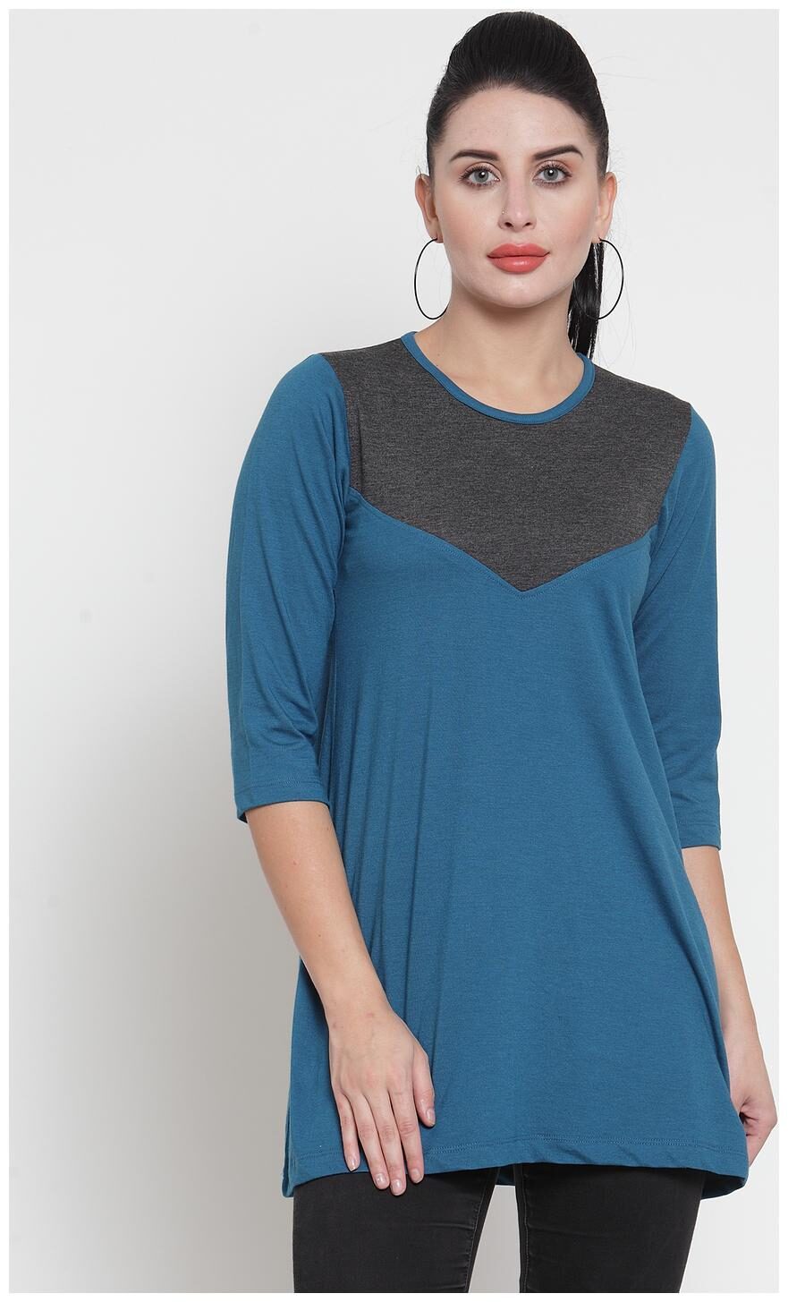 

Kalt Women Solid Regular tunic - Black Blue