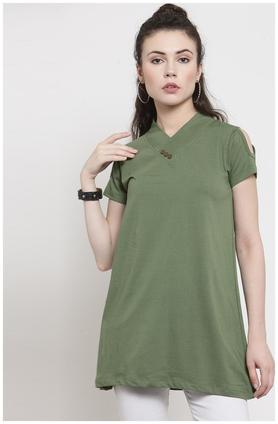 

Kalt Women Solid Regular tunic - Green