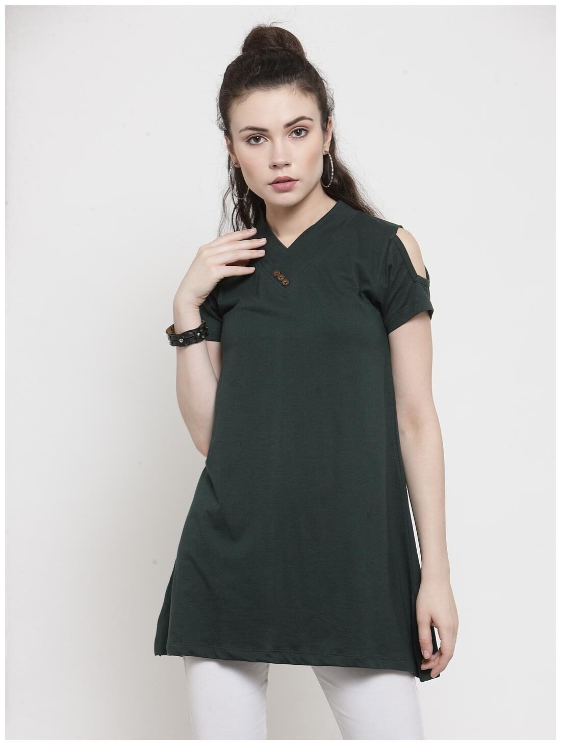 

Kalt Women Solid Regular tunic - Green