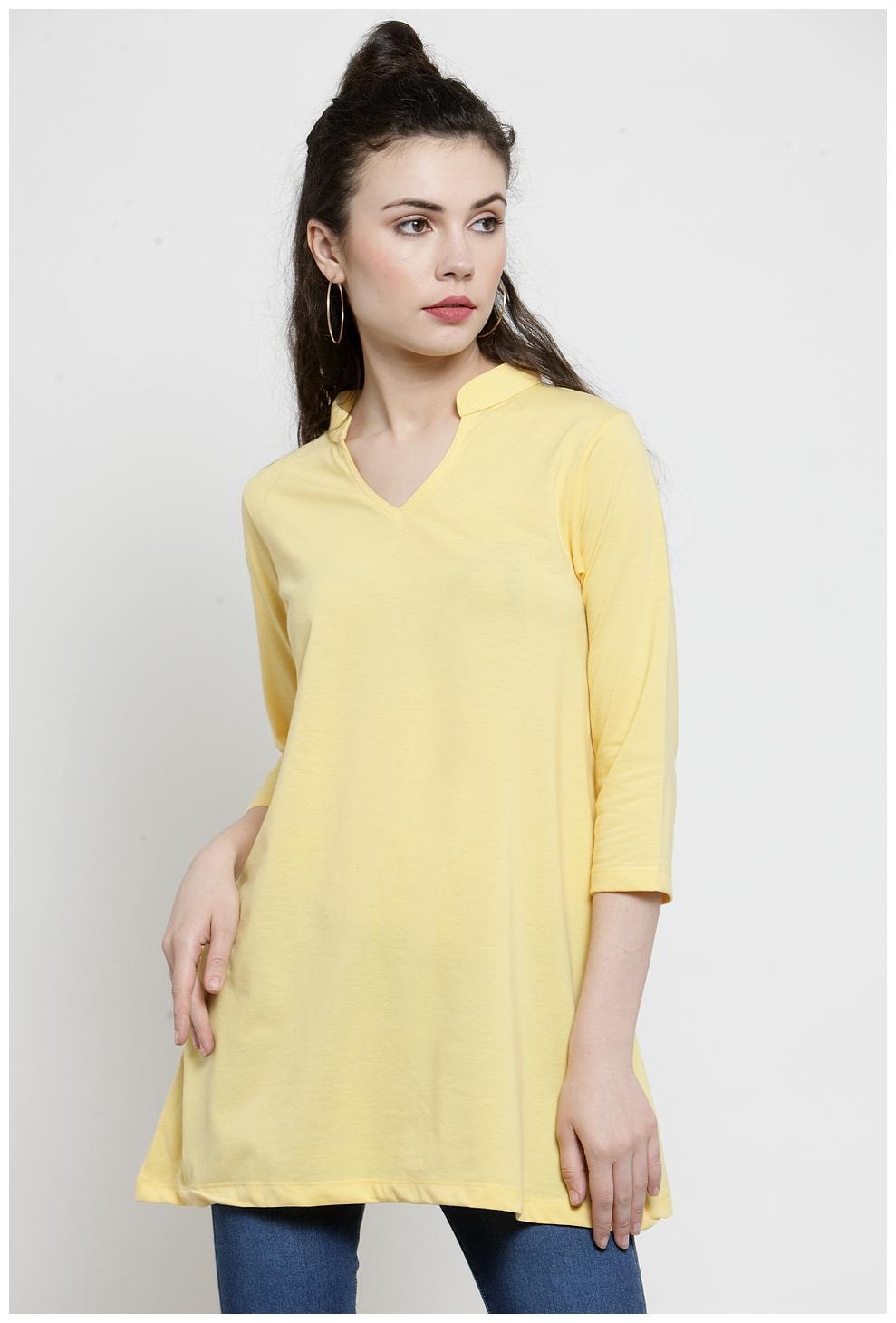 

Kalt Women Solid Regular tunic - Yellow