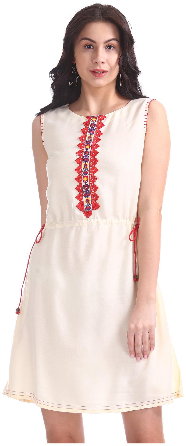 

Karigari Women White Solid Straight Kurta