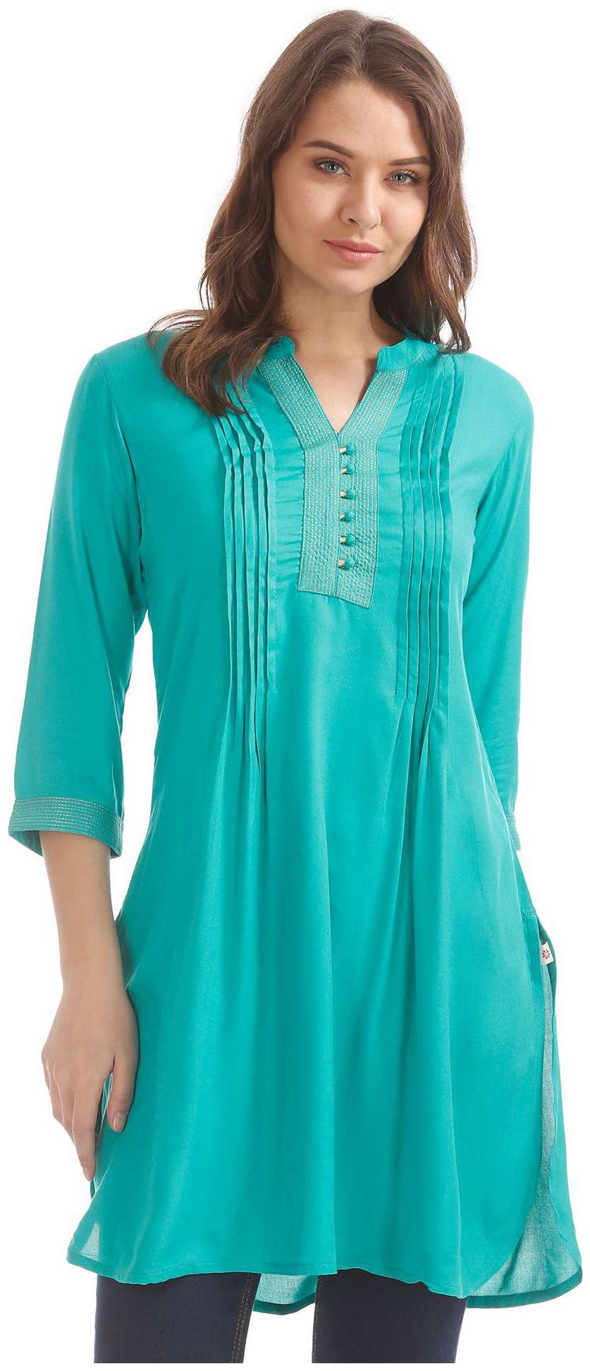 

Karigari Women Green Solid Straight Kurta