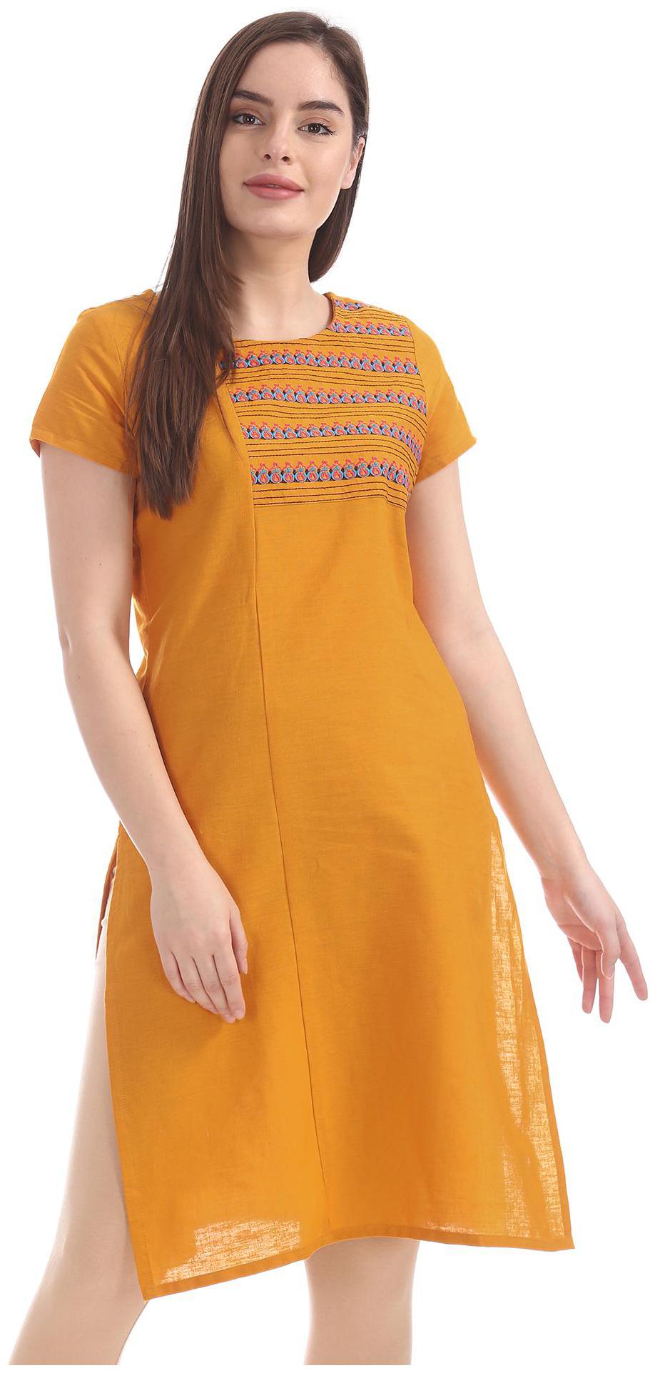 

Karigari Women Yellow Embroidered Straight Kurta