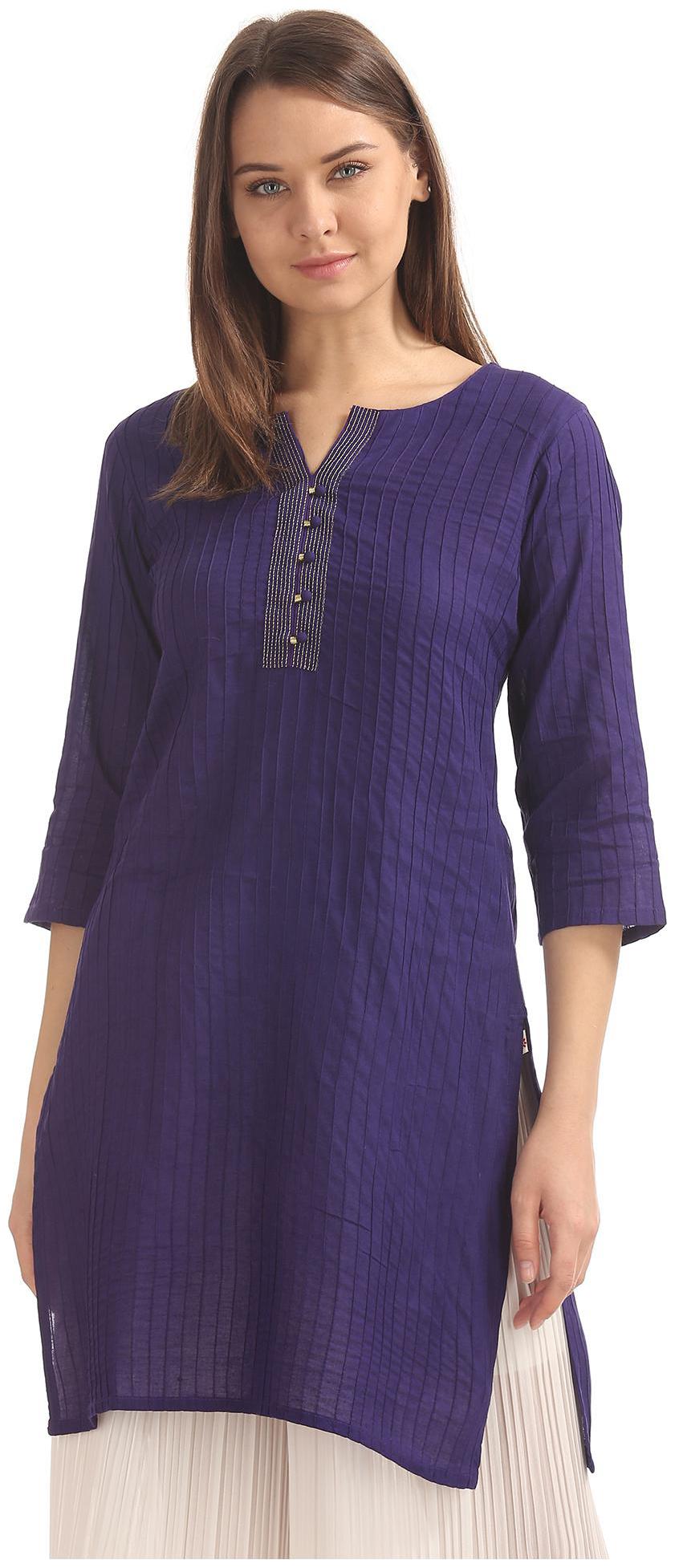 

Karigari Women Purple Solid Straight Kurta