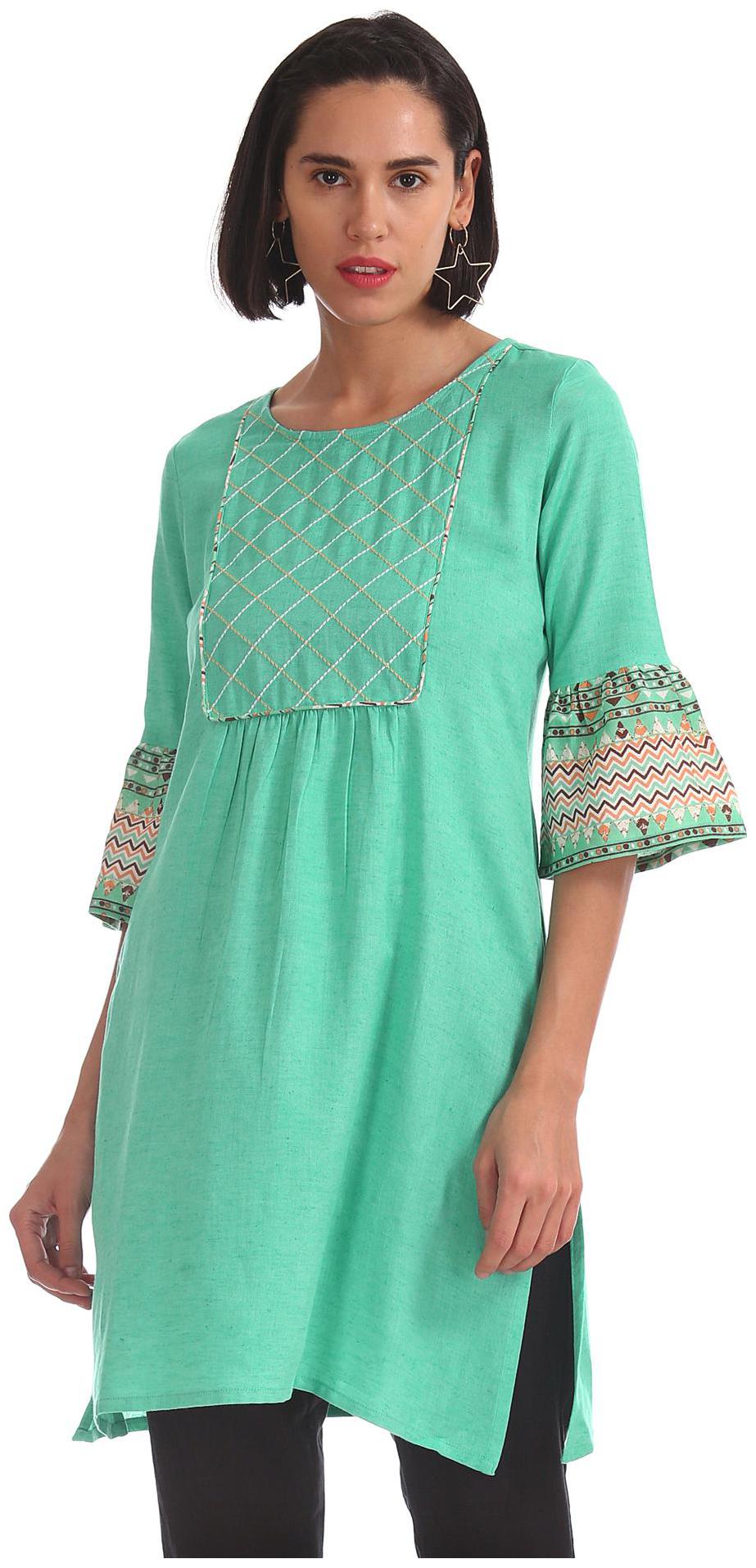 

Karigari Women Green Embroidered Straight Kurta