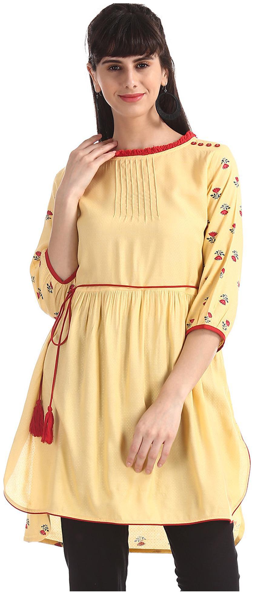 

Karigari Women Yellow Printed Straight Kurta