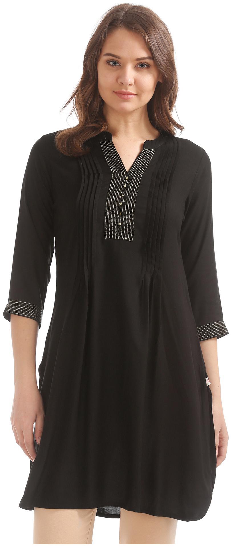 

Karigari Women Black Solid Straight Kurta