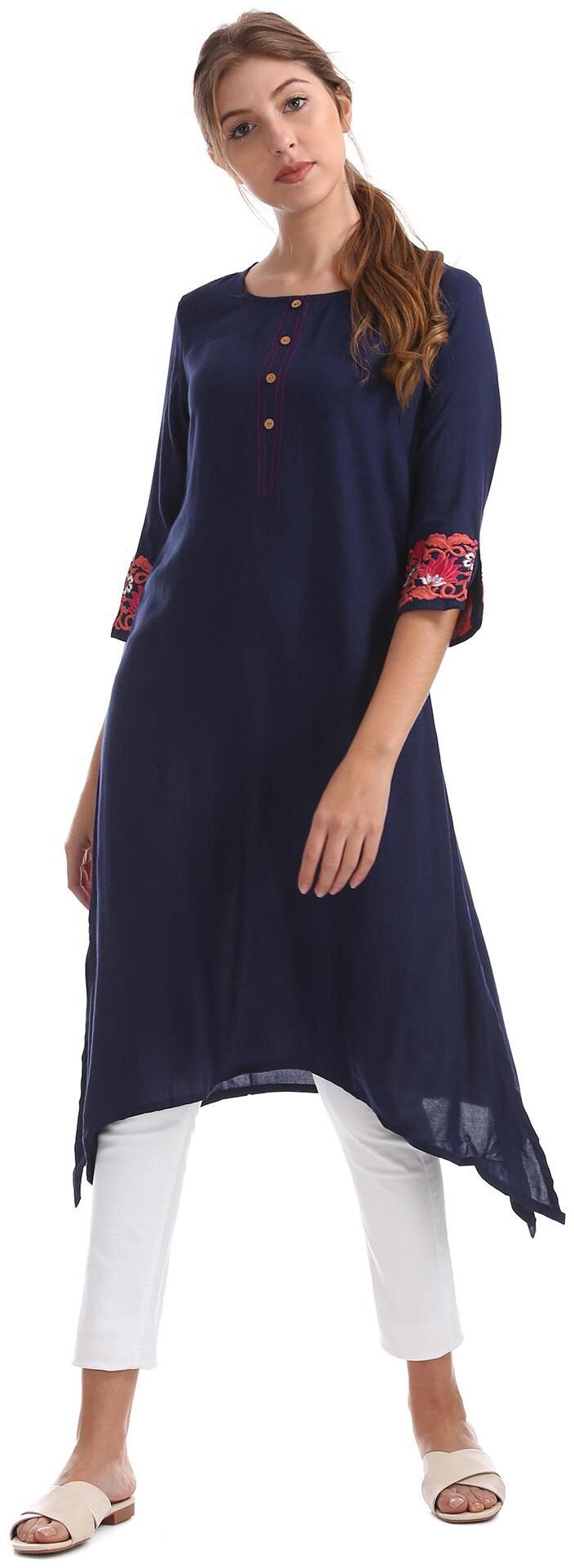 

Karigari Women Blue Solid Straight Kurta