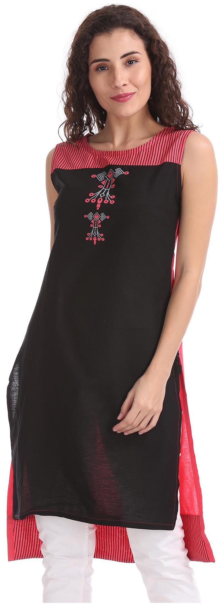

Karigari Women Black Colorblocked Straight Kurta