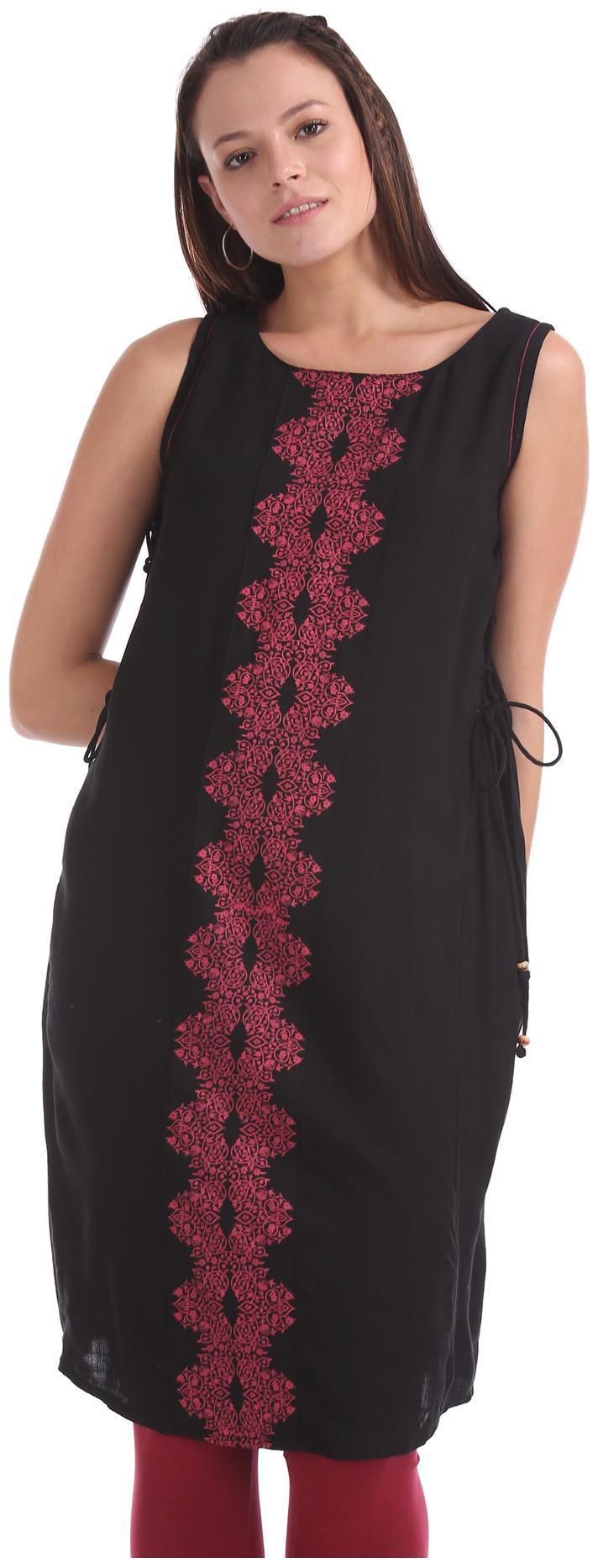 

Karigari Women Black Printed Straight Kurta