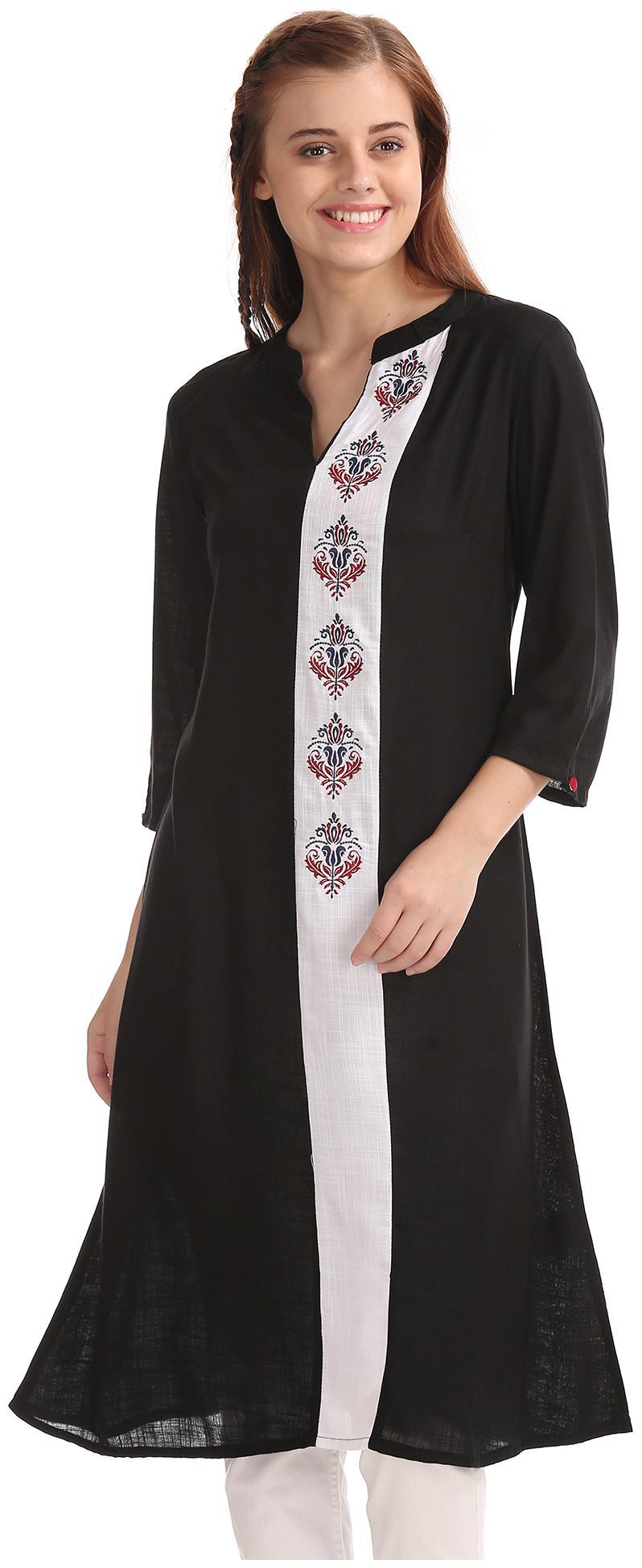 

Karigari Women Black Embroidered Straight Kurta