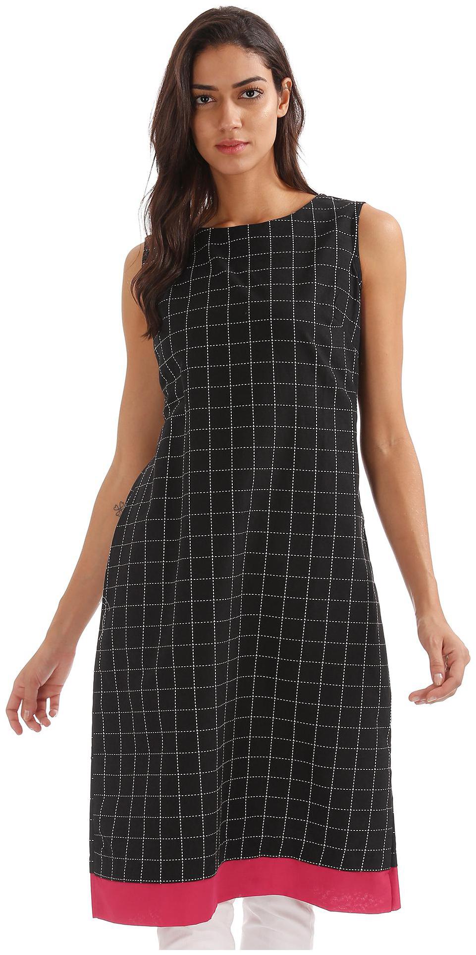 

Karigari Women Black Colorblocked Straight Kurta