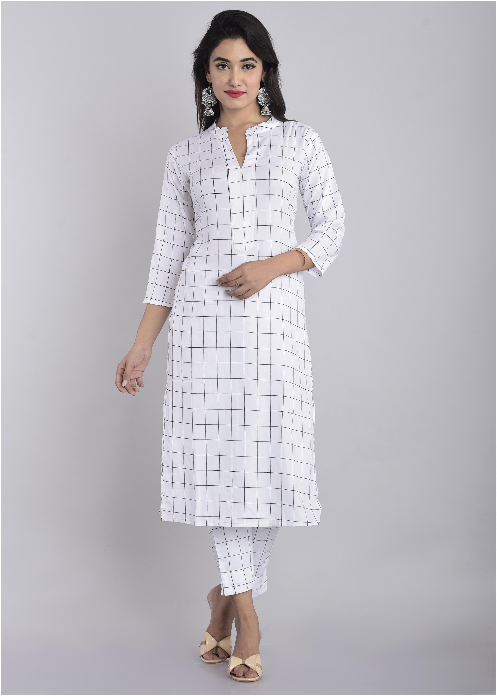

KASHISHIYA Viscose Rayon White Checkered Kurta Pants For Women