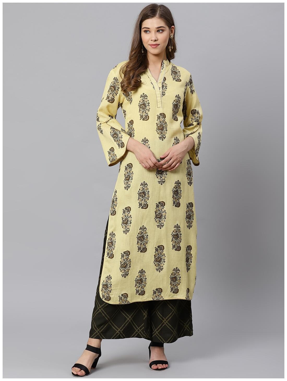 

KIAASA Women Yellow Floral Straight Kurta