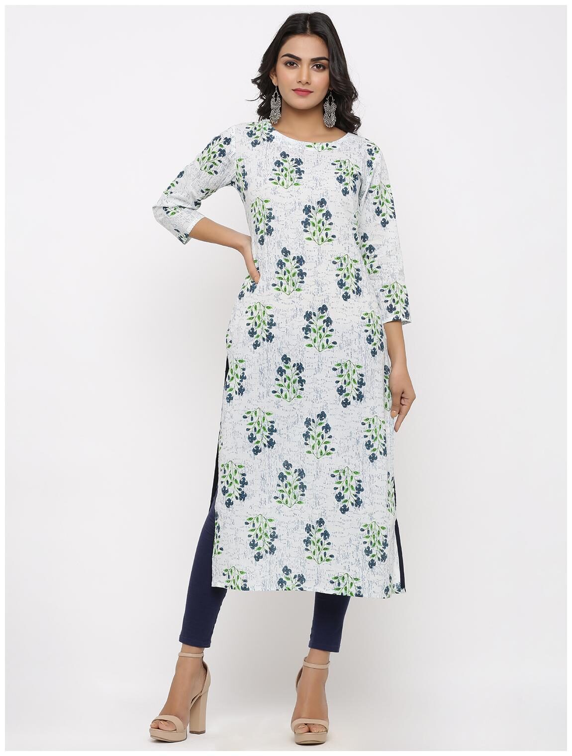 

KIPEK Women Blue White Floral Straight Kurta