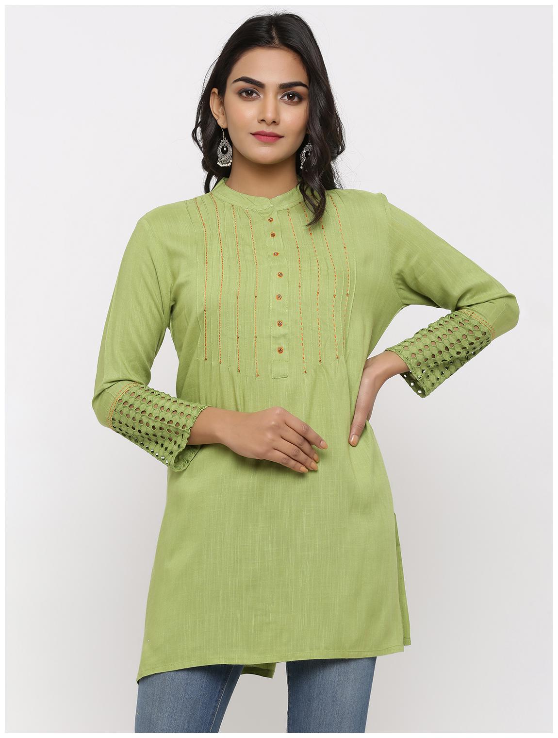 

KIPEK Women Green Embroidered Straight Kurti