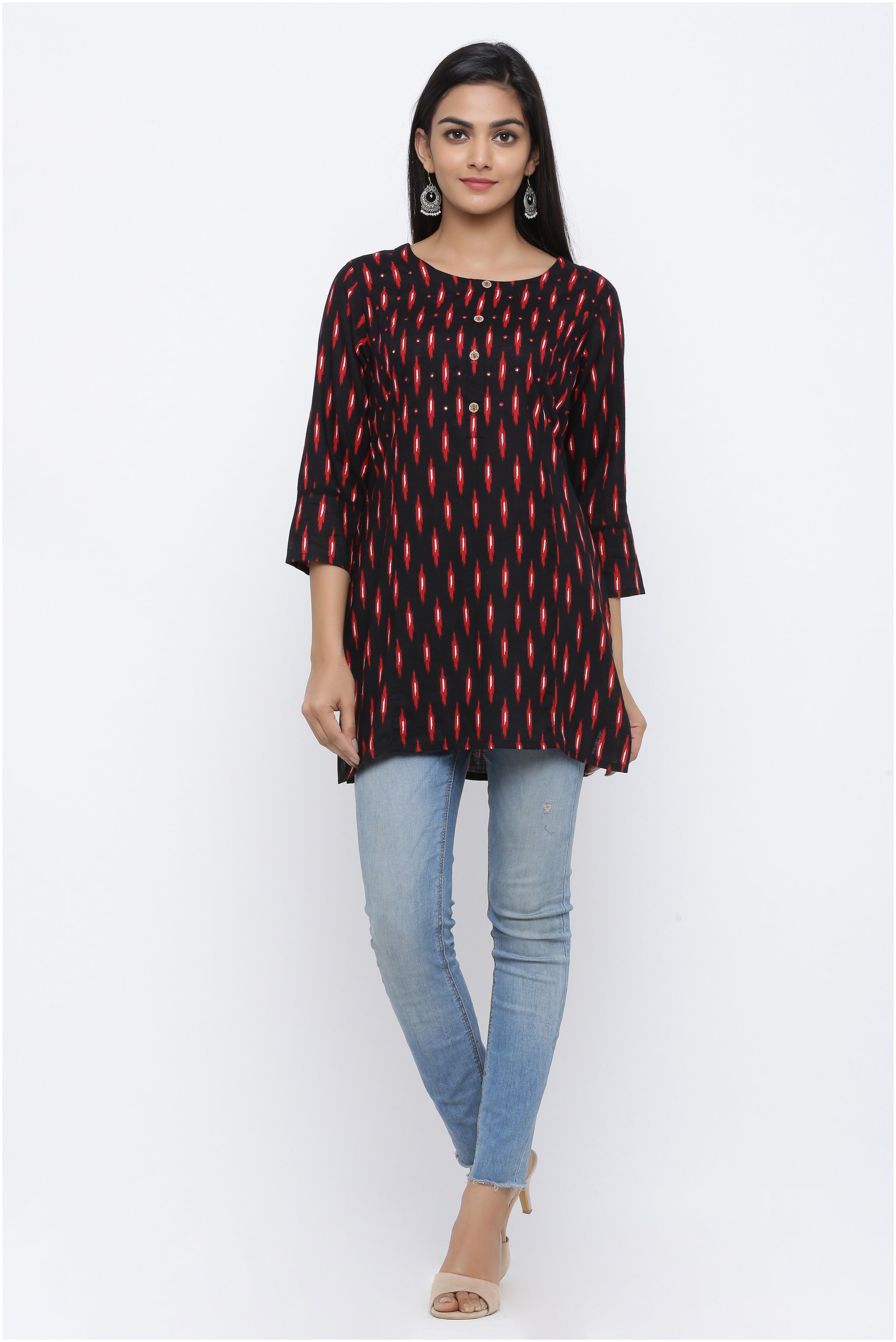

KIPEK Women Black Printed Straight Kurti