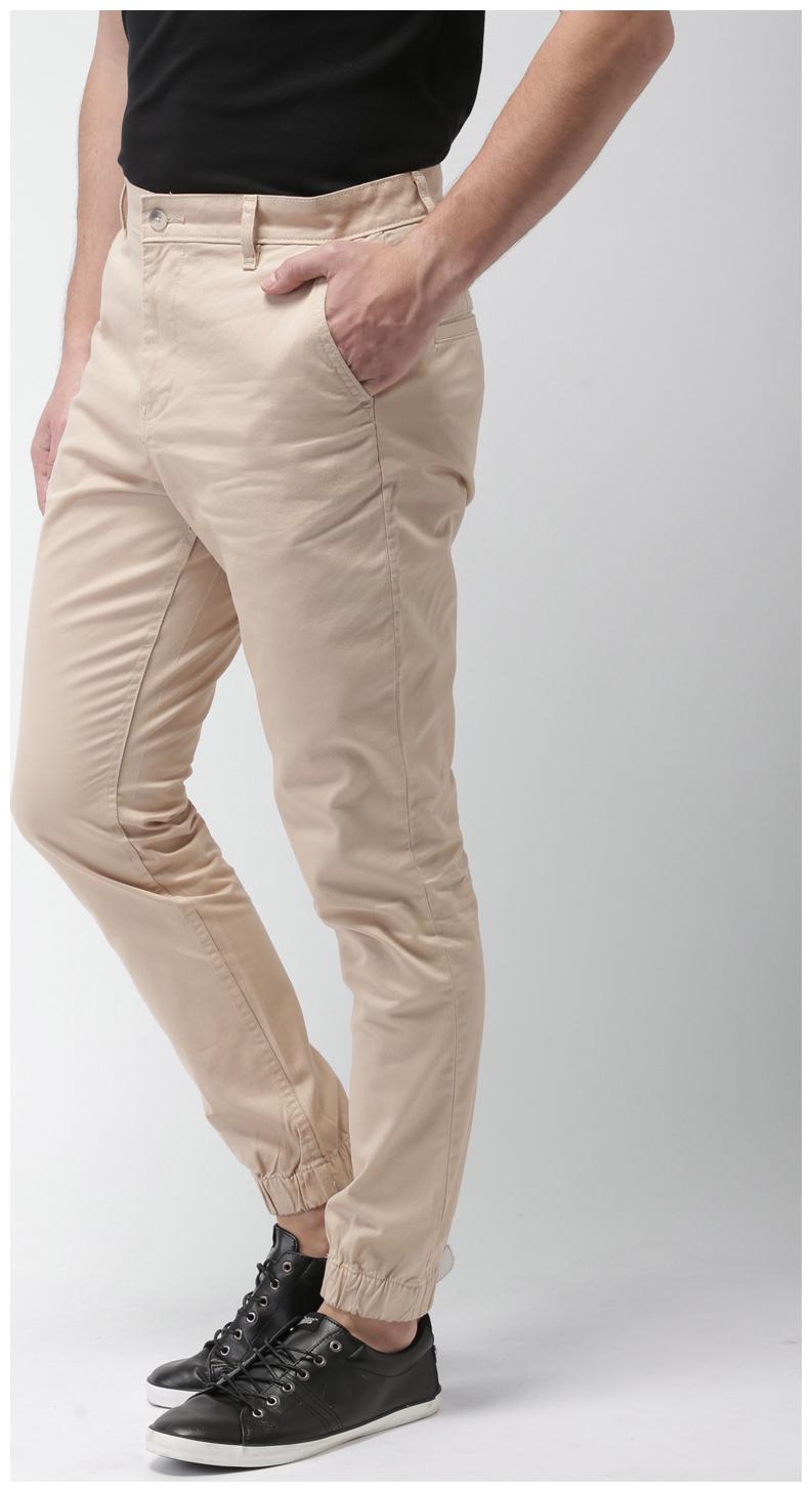 

Chrome Coral Men Beige Solid Regular fit Regular trousers