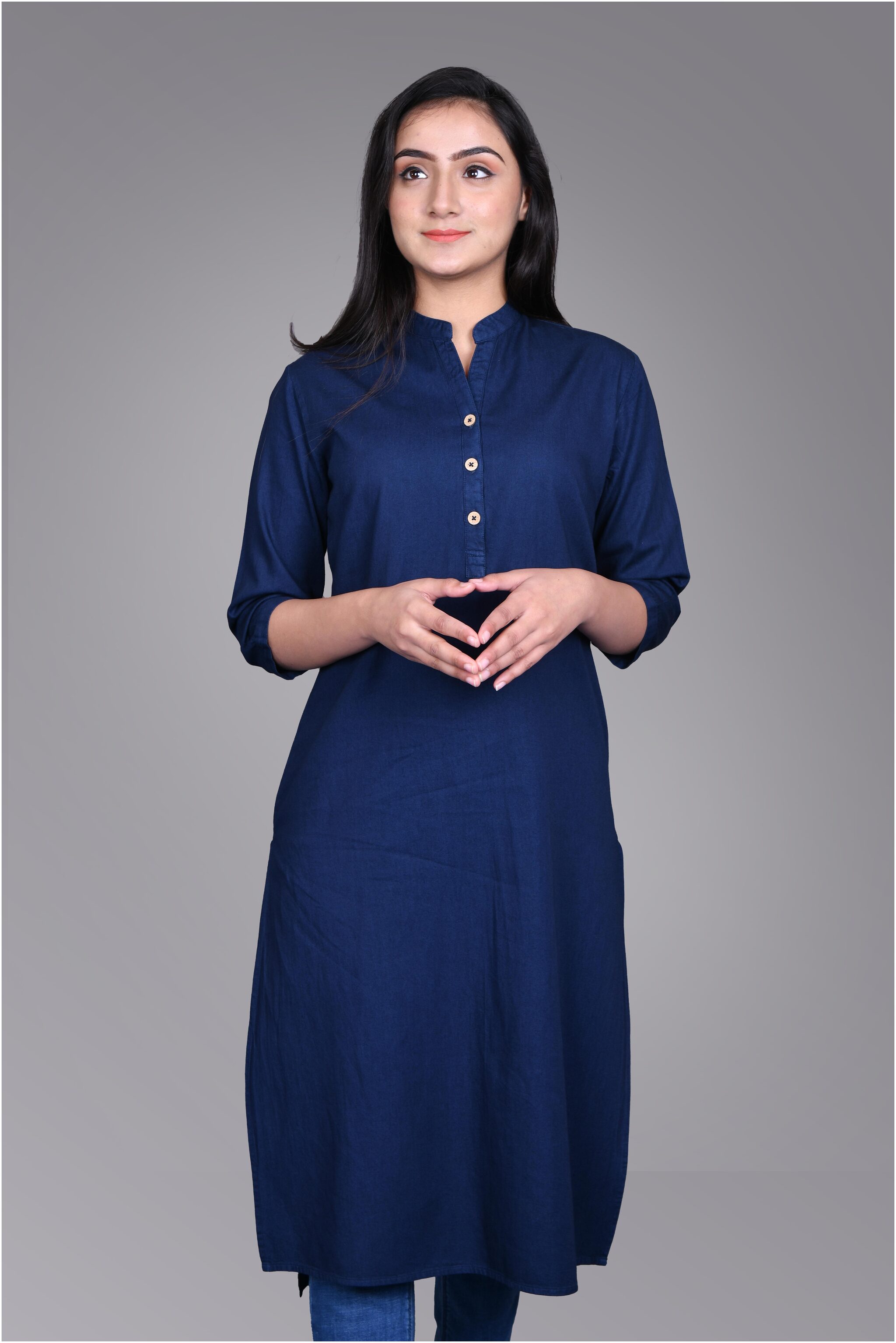 

KRALZ Women Navy Blue Solid Straight Kurti