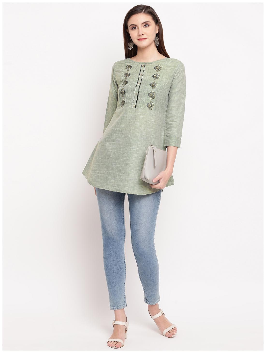 

Kvsfab Women Embroidered A-line top - Green