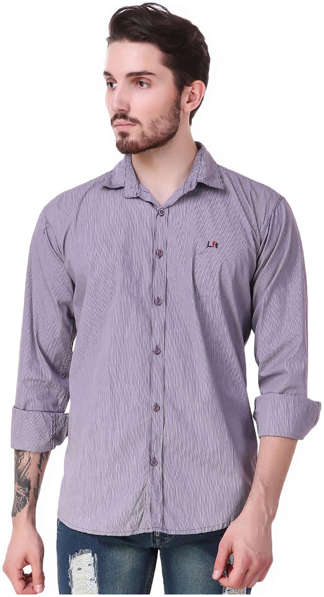 

Lafantar Men Purple Solid Regular Fit Casual Shirt