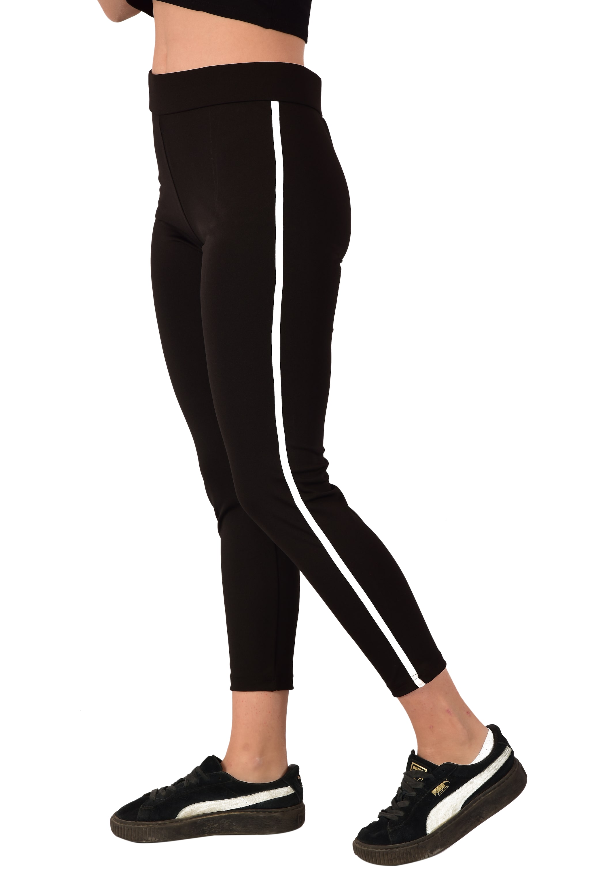 

Laiira Women Black Slim fit Jegging