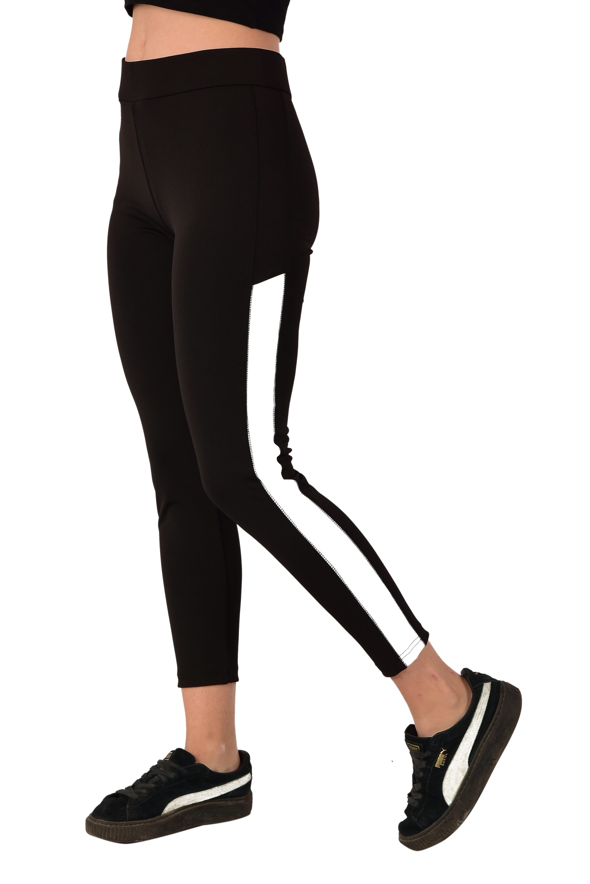 

Laiira Women Black Slim fit Jegging