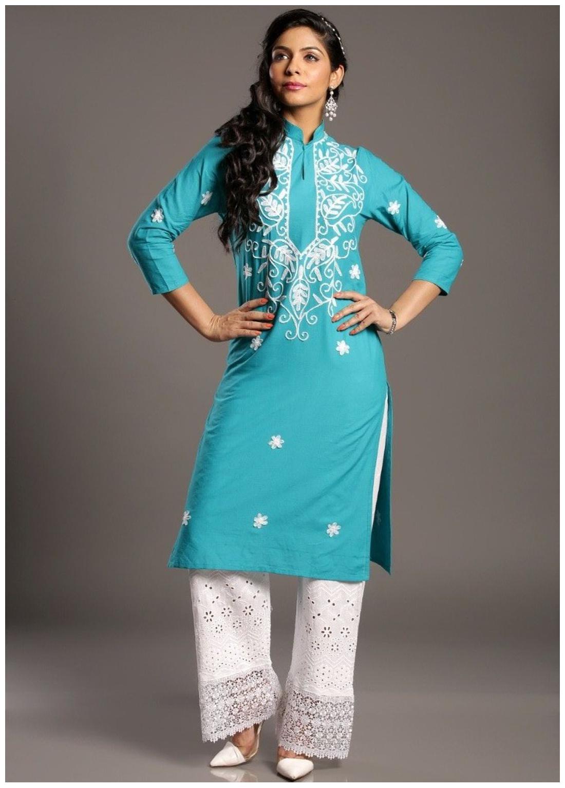 

Lavennder Women Green Embroidered Straight Kurta