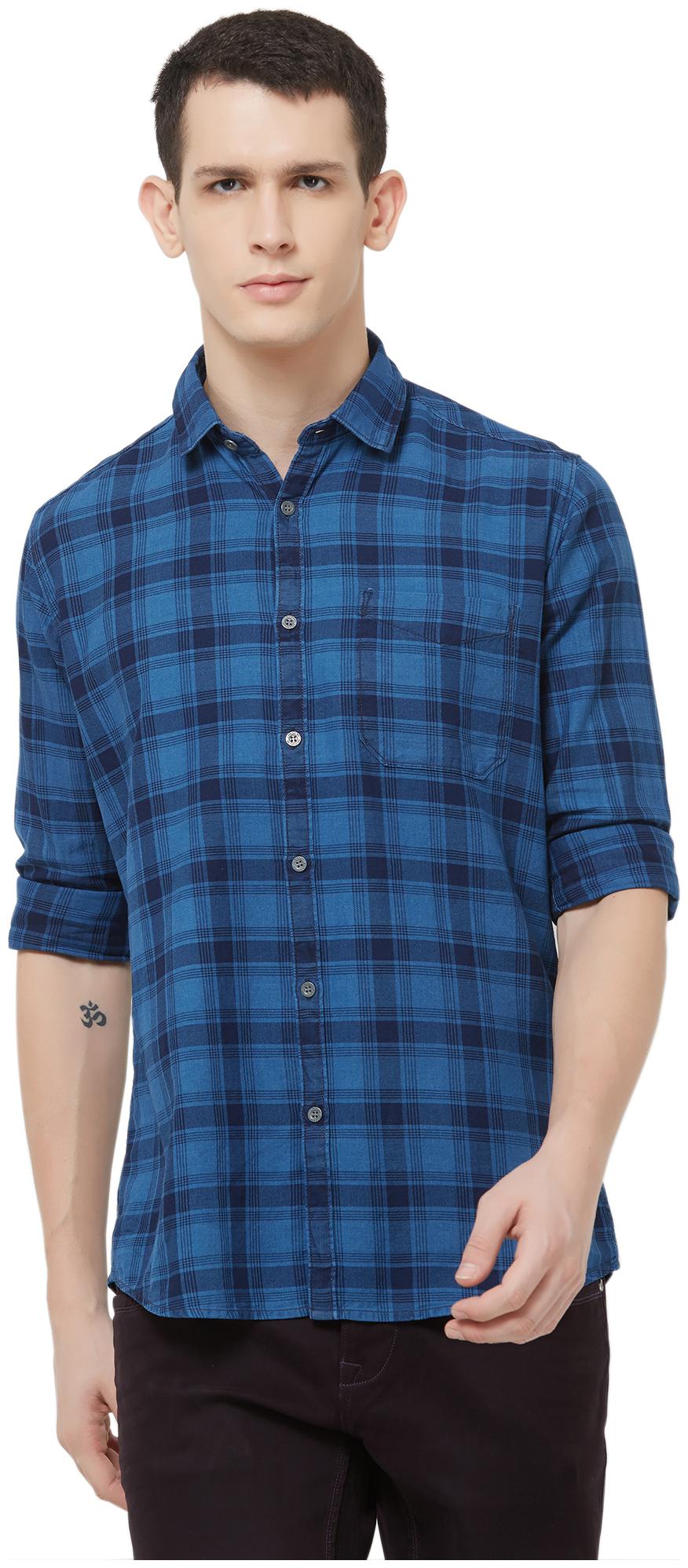 

Lawman Pg3 Men Blue Checked Slim Fit Casual Shirt