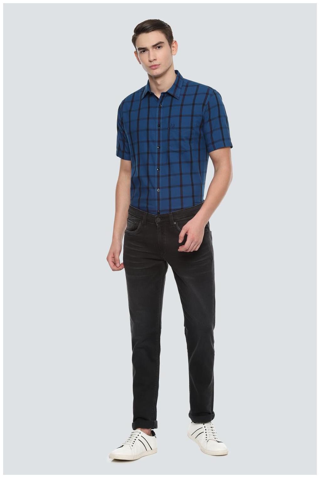 

Louis Philippe Men Black Slim Fit Jeans