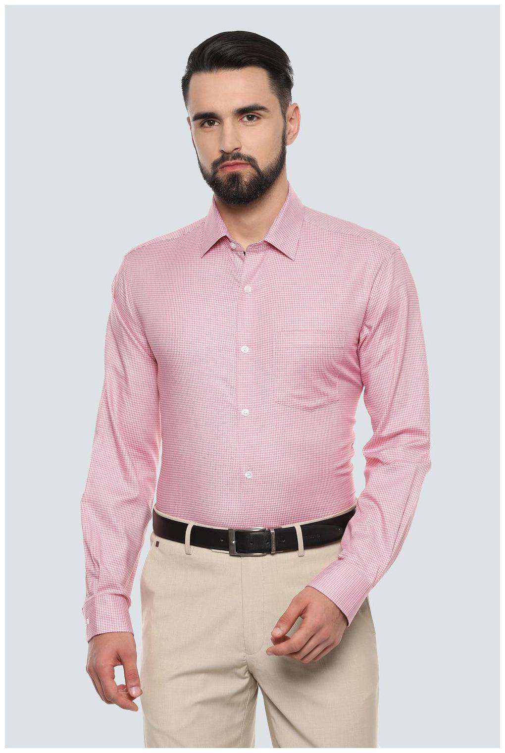 

Louis Philippe Men Slim fit Formal Shirt - Pink