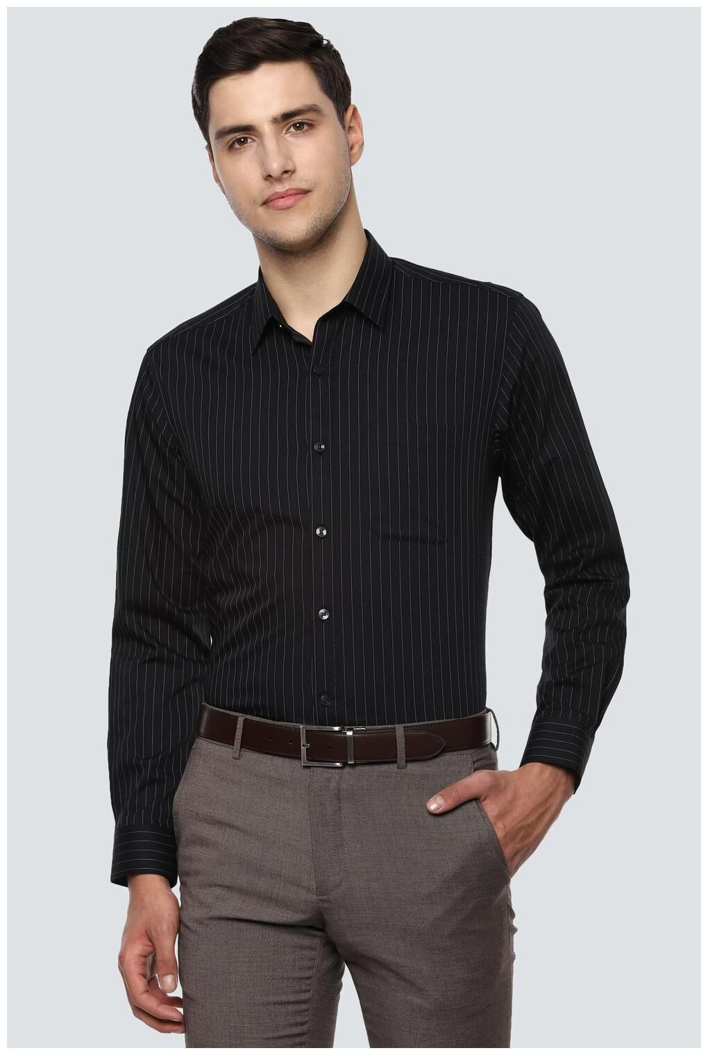 

Louis Philippe Men Slim fit Formal Shirt - Black