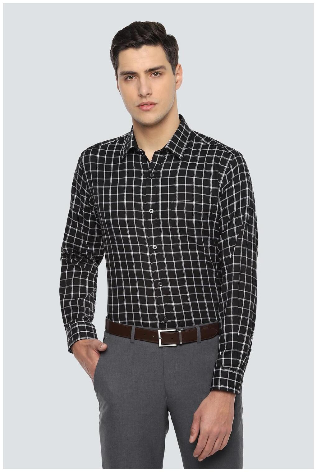 

Louis Philippe Men Slim fit Formal Shirt - Black