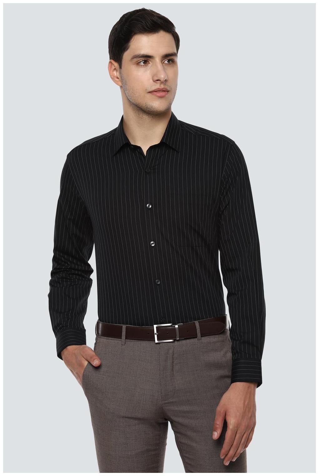 

Louis Philippe Men Slim fit Formal Shirt - Black