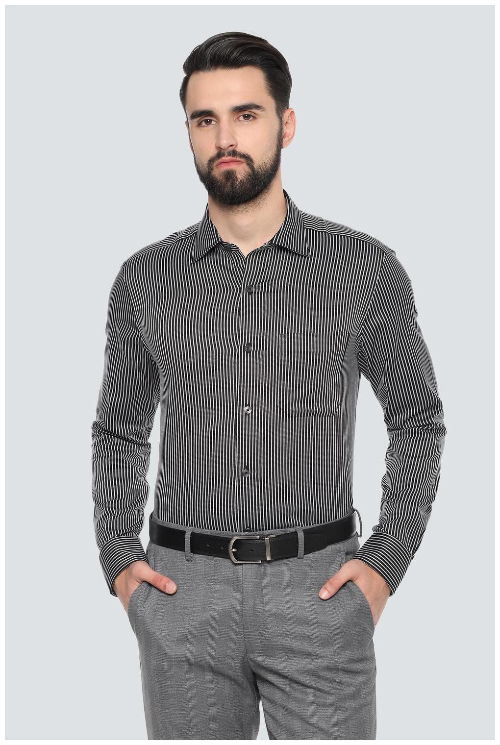 

Louis Philippe Men Regular fit Formal Shirt - Black