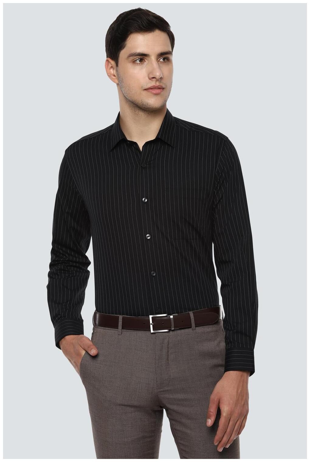 

Louis Philippe Men Slim fit Formal Shirt - Black